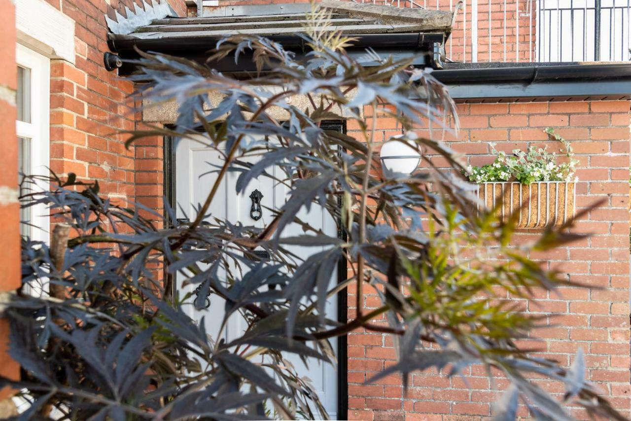 The Dartmouth Boutique B &B Bed and Breakfast Εξωτερικό φωτογραφία